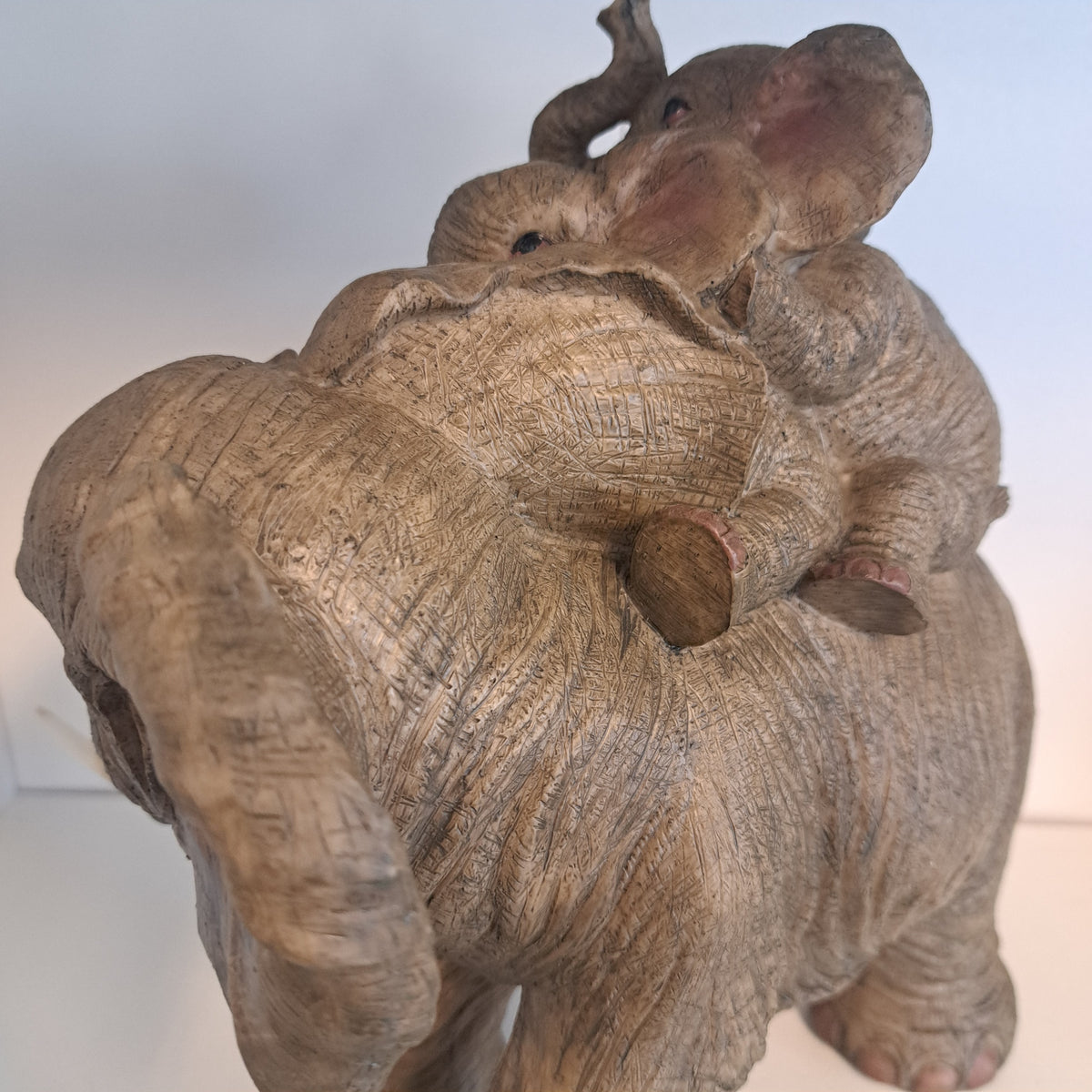 Elefantgruppe på 3 – dekorativ og naturinspireret figur