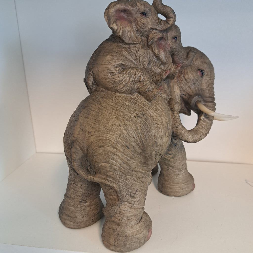 Elefantgruppe på 3 – dekorativ og naturinspireret figur