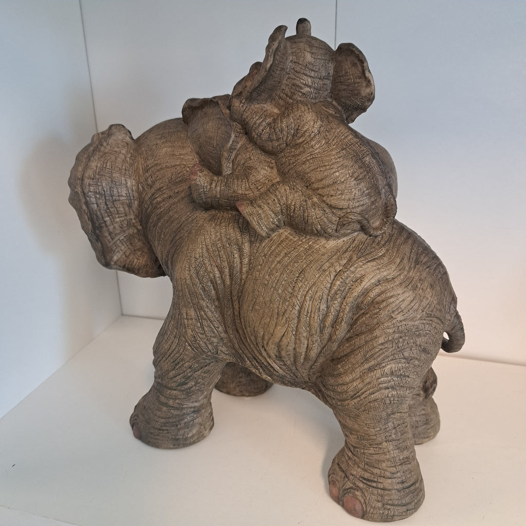 Elefantgruppe på 3 – dekorativ og naturinspireret figur