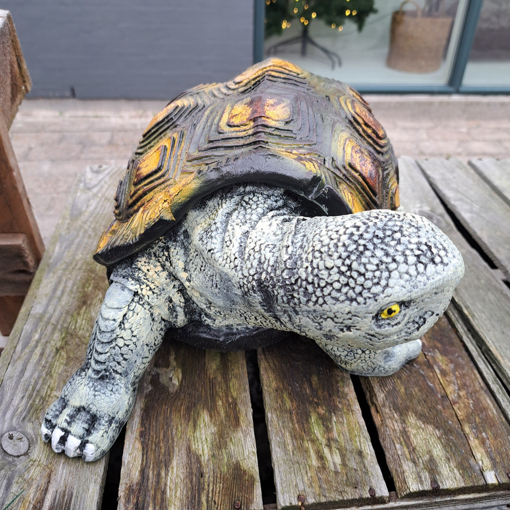 Lille skildpadde figur – perfekt til hjem og have