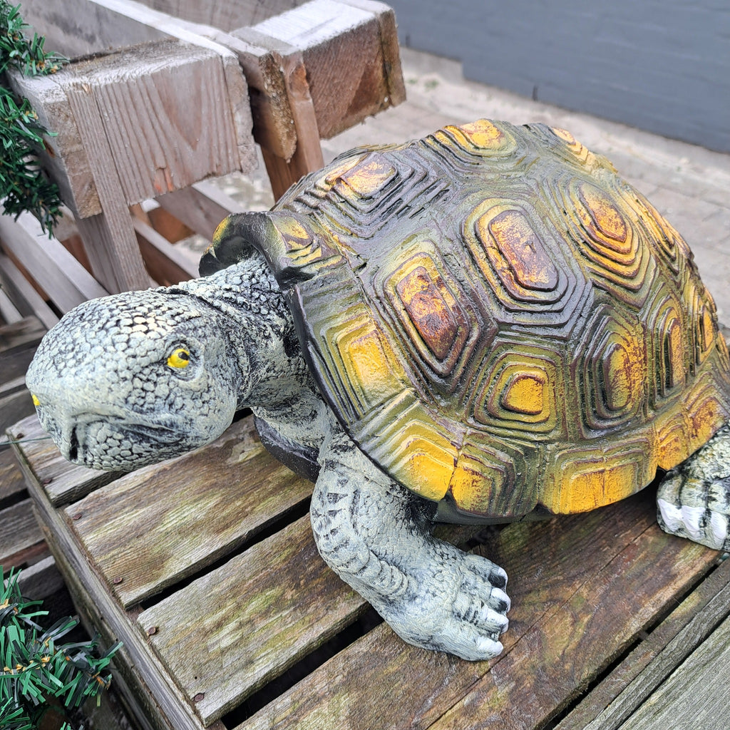 Lille skildpadde figur – perfekt til hjem og have